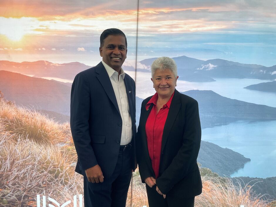 ICCA CEO Senthil Gopinath and Tourism New Zealand Business Events Bid Manager Leonie Ashford celebrate the renewal of the ICCASkills partnership.