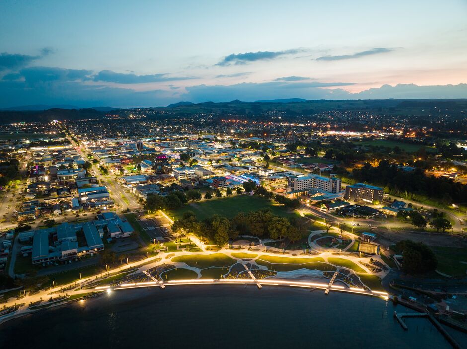 Rotorua lakefront and city at night